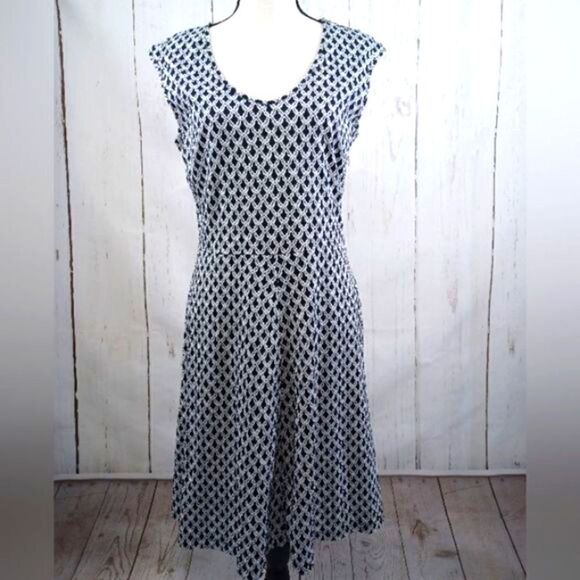 ‼️final must bundle‼️ NWT New York & Company Geometric Pattern Black White Dress - Picture 1 of 8